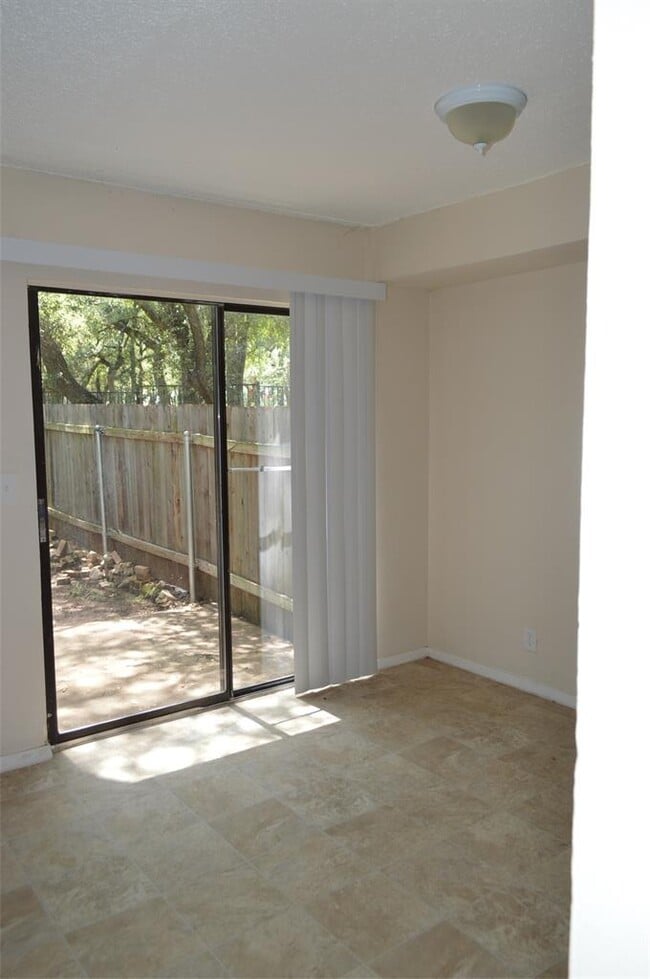 Building Photo - 9023 Sawtooth Ln