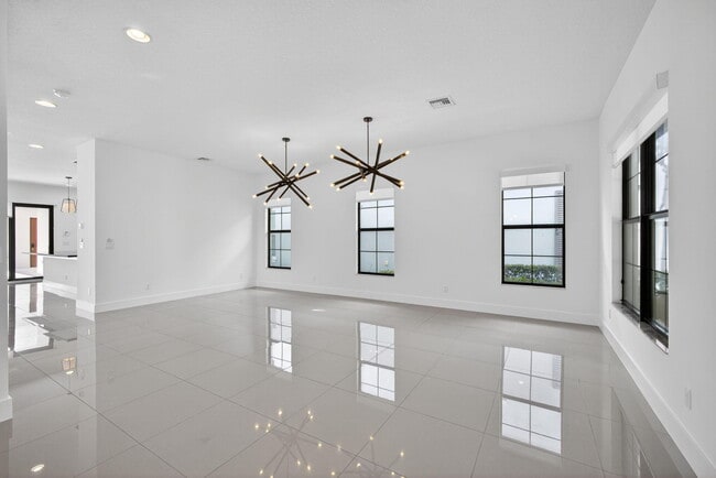 Building Photo - 4025 Faraday Wy