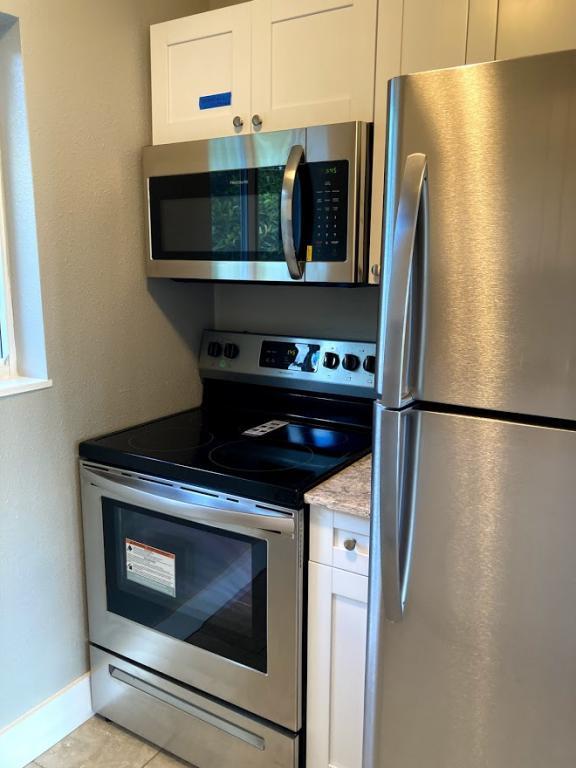 Building Photo - 278 S Lake Ave