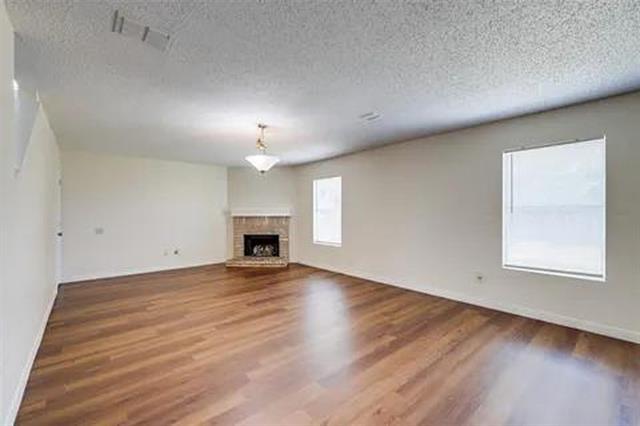 Building Photo - 933 Medina Dr
