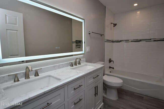 Building Photo - 4581 Cam Campero