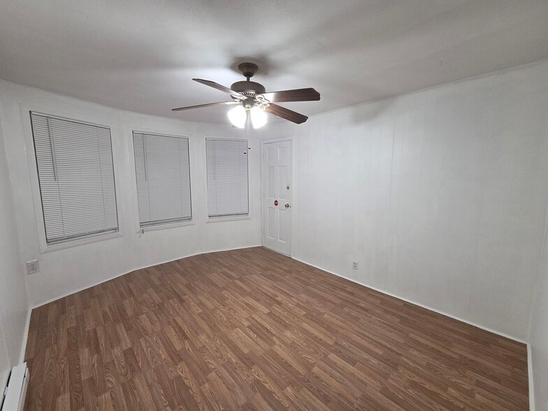 Building Photo - 24 Rocky Hill Ave