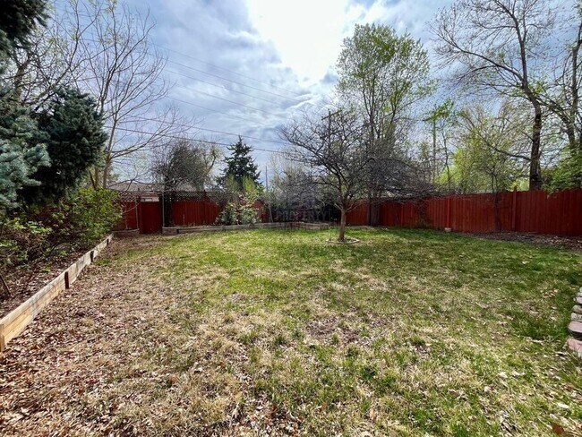 Building Photo - 1400 Willow St