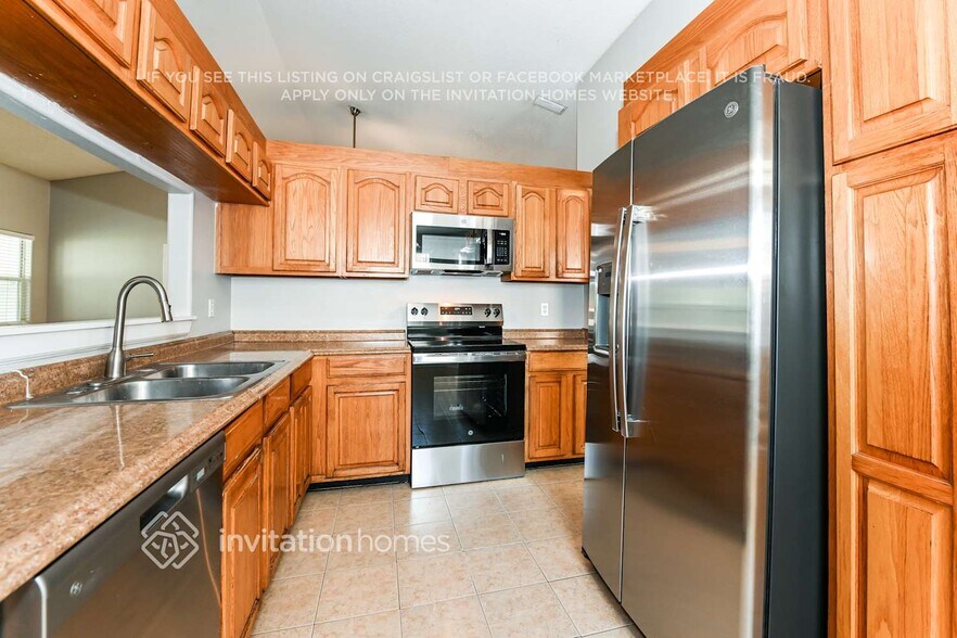 Building Photo - 2139 Lady Di Ln