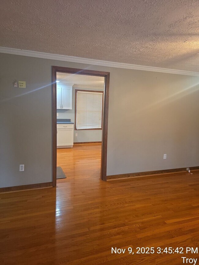 Building Photo - 912 Hunters Lodge Rd