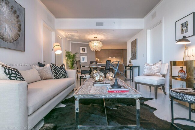 Building Photo - 1300 S Miami Ave