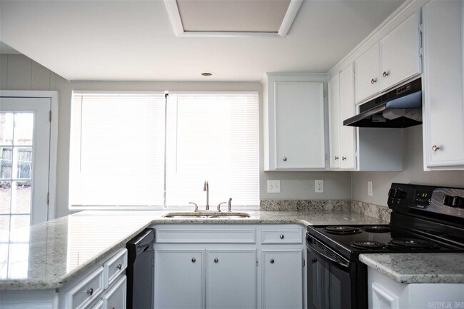 Building Photo - 304 Timberline Dr