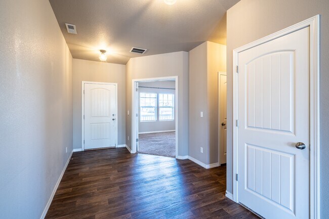 Building Photo - 3684 Saguaro Cir