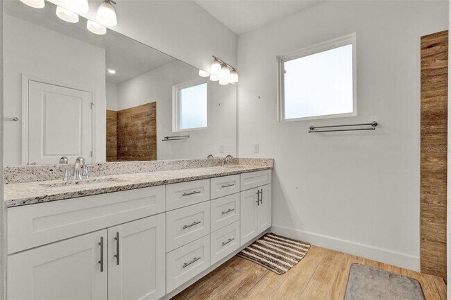 Building Photo - 437 Cinnamon Dr