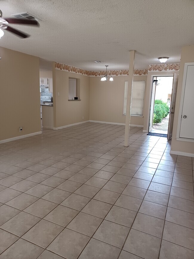 Building Photo - 7147 Spring Grove Dr