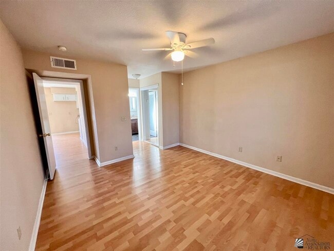 Building Photo - 2521 S 17th Ave