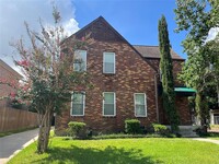 Building Photo - 403 W Saulnier St