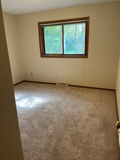 Building Photo - 211 Brookwood Dr