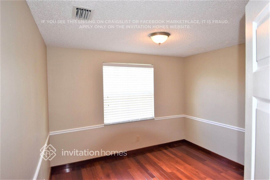 Building Photo - 5426 NW 56th Dr