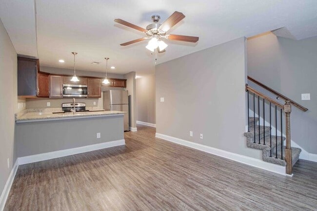 Building Photo - 325-D Landrum Pl