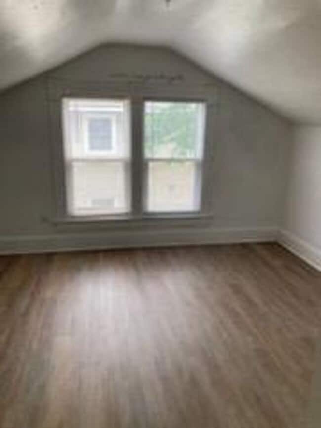 Building Photo - Single family home for rent