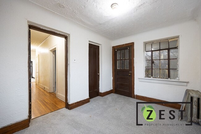 Building Photo - 4016 Hogarth St