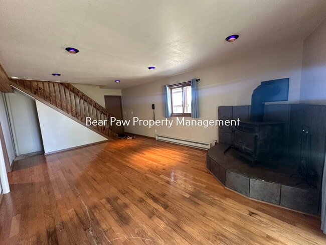 Building Photo - "Charming 3-Bedroom Mountain Retreat in Conifer"