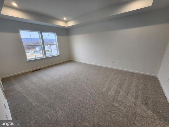 Building Photo - 500 Husky Trl