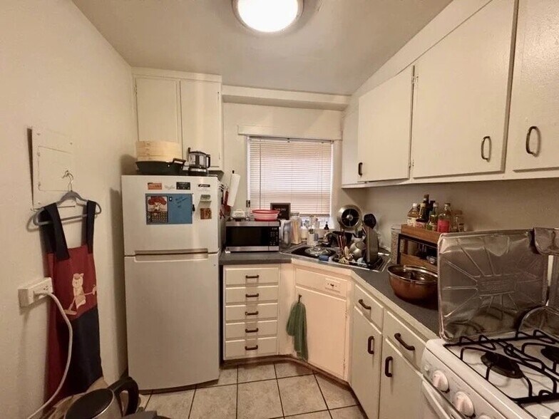 Building Photo - 102 N Lincoln Ave