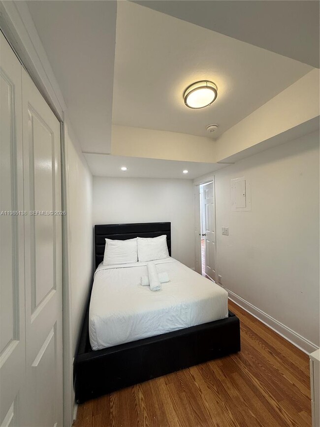 Building Photo - 1542 Jefferson Ave