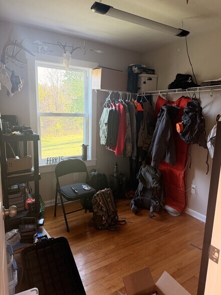 Building Photo - 682 Tower Hill Rd