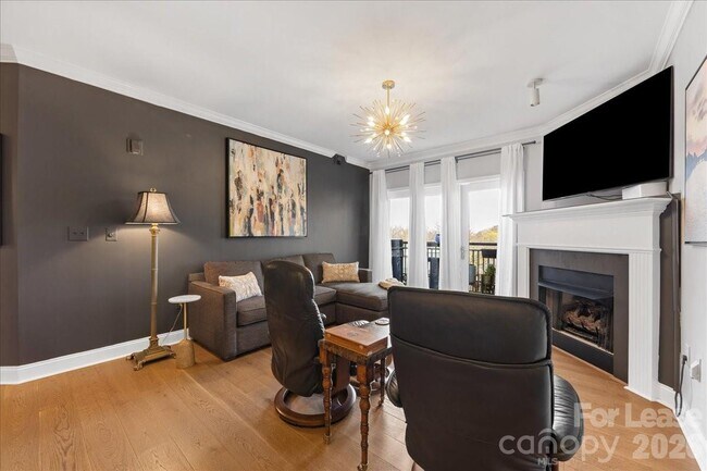 Building Photo - 401 N Church St