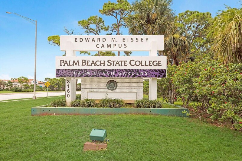 Building Photo - 1883 Smith Dr