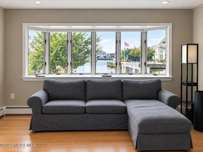 Building Photo - 46 Longpoint Dr