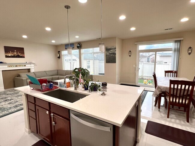 Kitchen - 1127 167th Pl SW