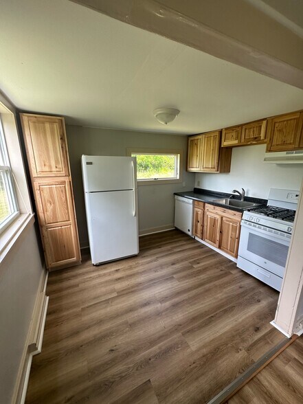 Building Photo - 140 Honness Ln