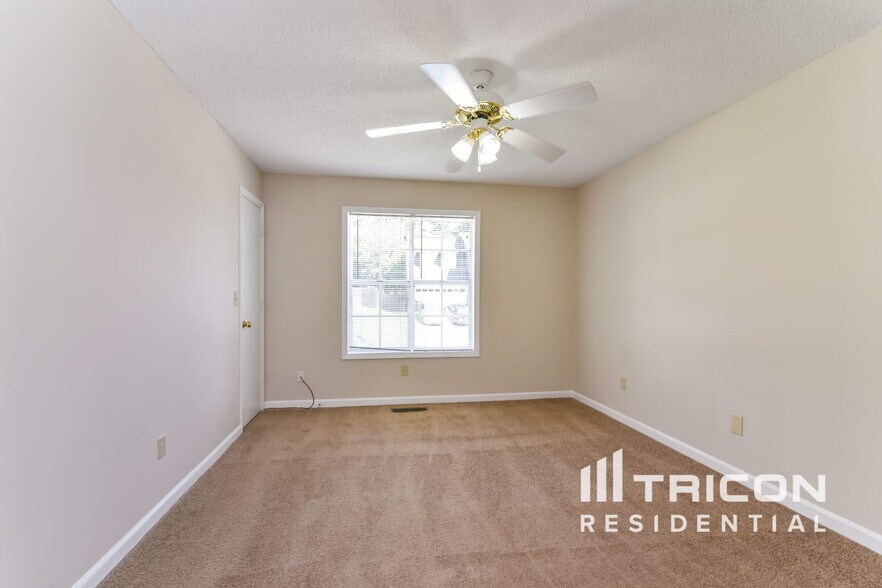 Building Photo - 2131 Boone Pl