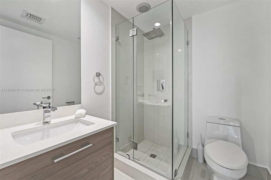 Building Photo - 1300 S Miami Ave