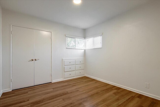 Building Photo - 11856 Beatrice St