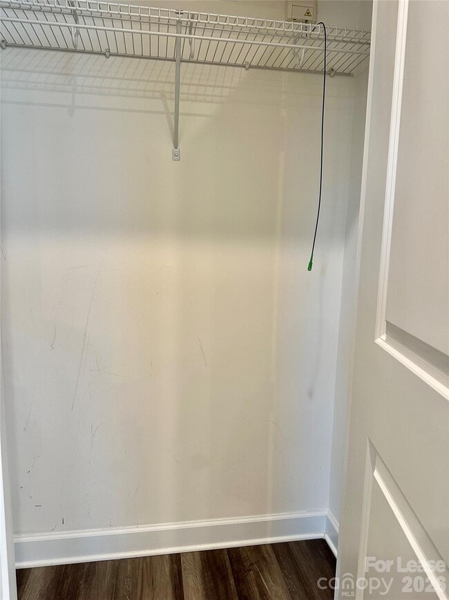 Building Photo - 410 Cranford Dr