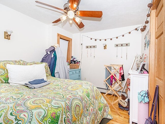 Building Photo - No Brokers Fee, No Security Deposit, Heat, Hot Water Included