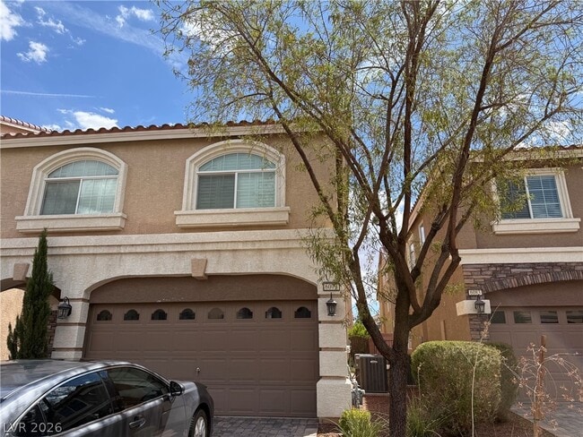 Building Photo - 6073 Crown Palms Ave