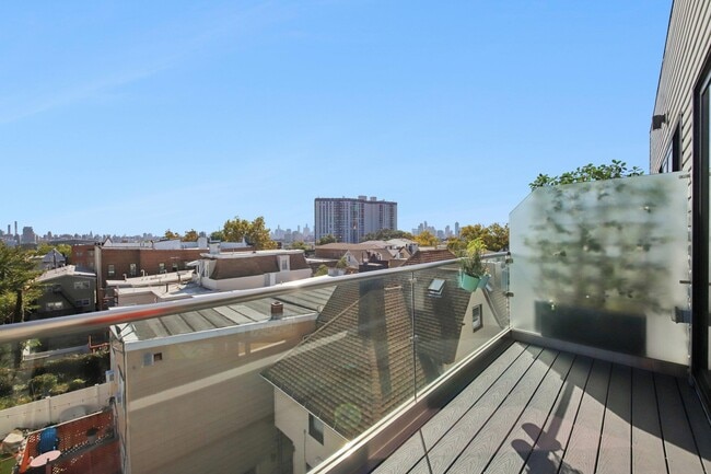 Building Photo - 306 New York Ave