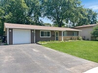 Building Photo - 6847 Hawthorne Ln