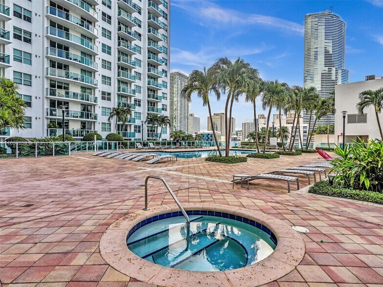 Building Photo - 41 SE 5th St