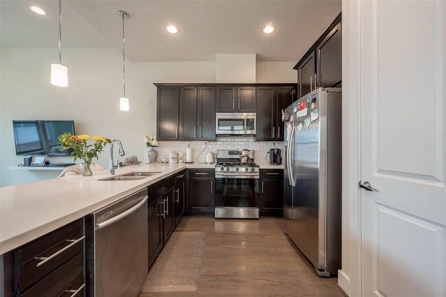 Building Photo - 3905 Tulane Oak Dr