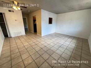 Building Photo - 11122 Belair Dr