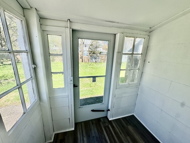 Building Photo - 219 N Prospect Rd