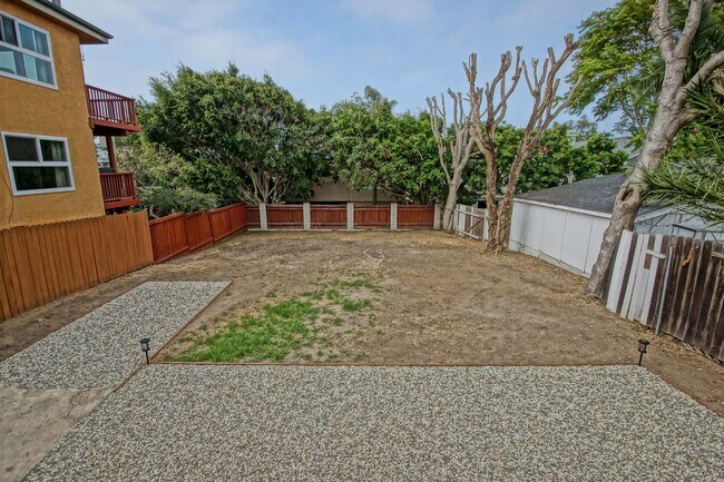 Building Photo - 827 N Lucia Ave