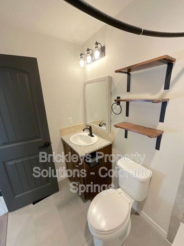 Building Photo - 7227 Berrybrook Ln
