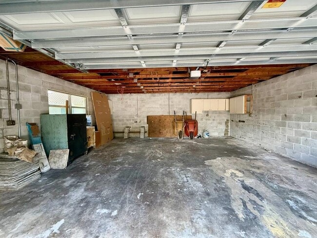 Building Photo - 1103 Ballinger Rd