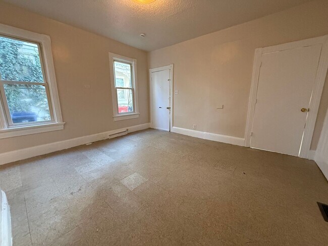 Building Photo - 97 York St