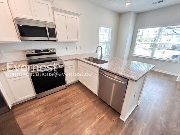 Building Photo - 212 Ansley Wy