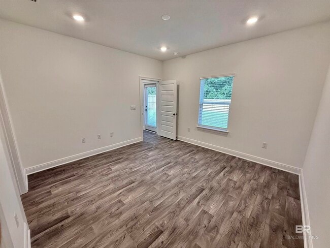 Building Photo - 13756 Shea Cir
