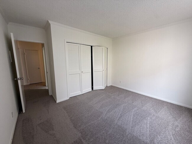 Building Photo - VALLEY VILLAGE - VERY LARGE 2 BEDROOM 2 BATH NEWLY RENOVATED APARTMENT FOR RENT